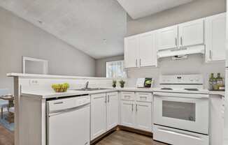 Kitchen | Cypress Shores