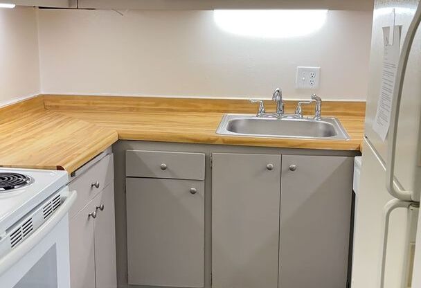 2 beds, 1.5 baths, 680 sqft, $1,375, Unit 211