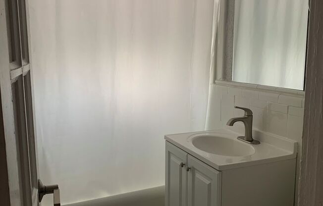 Studio, 1 bath, 300 sqft, $1,450, Unit Unit 610