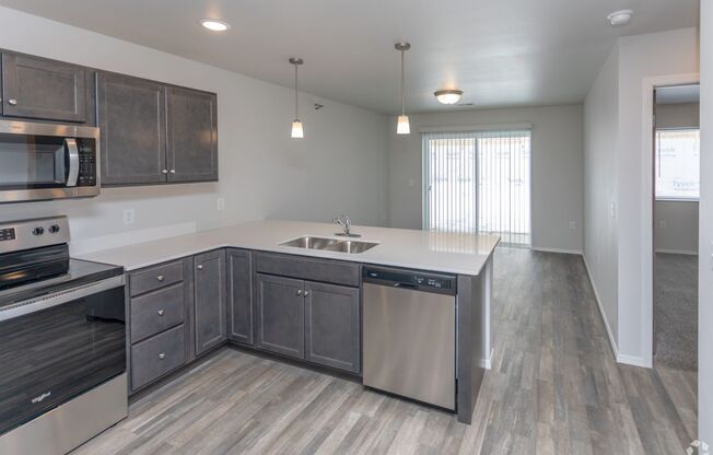 2 beds, 2 baths, 913 sqft, $1,275, Unit 4800-263