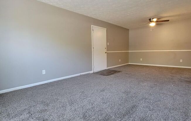 2 beds, 1 bath, 830 sqft, $1,090, Unit 86