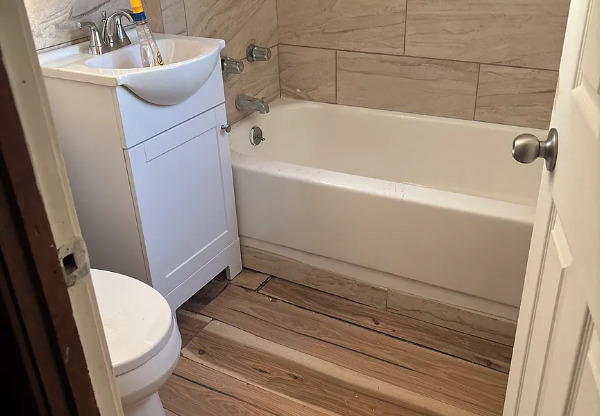 10919 21 S VERNON AVE