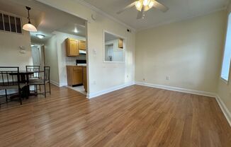 2 beds, 1 bath, $1,300, Unit Unit 4