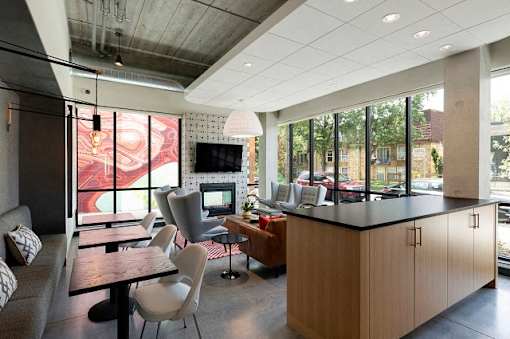 Lyndy Apartments