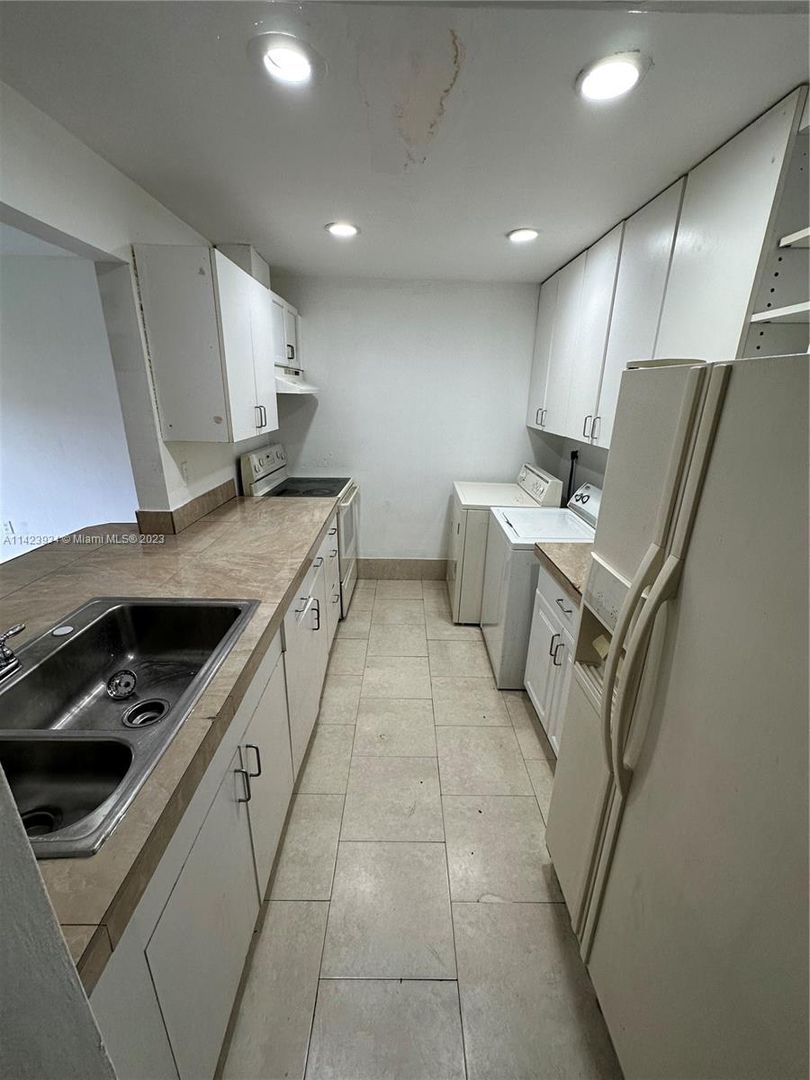 3 bedroom 1.5 bath townhome. Private fenced back yard,