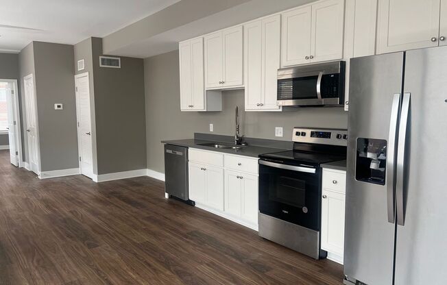 1 bed, 1 bath, $1,595, Unit 706