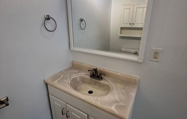 1 bed, 1 bath, $1,295, Unit Apt. 22