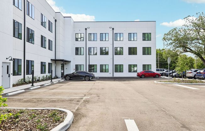 1 bed, 1 bath, 679 sqft, $1,595, Unit 301