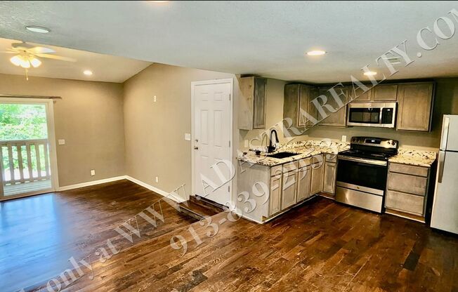 Nice Updated 3 Bed, 1 Bath in KCK-Available NOW!!