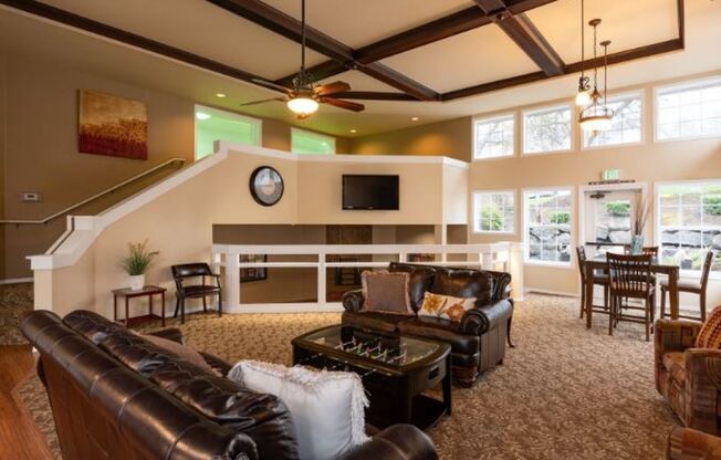 1 bed, 1 bath, 800 sqft, $1,575, Unit 633