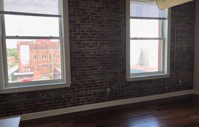 Studio, 1 bath, 442 sqft, $1,100, Unit 523