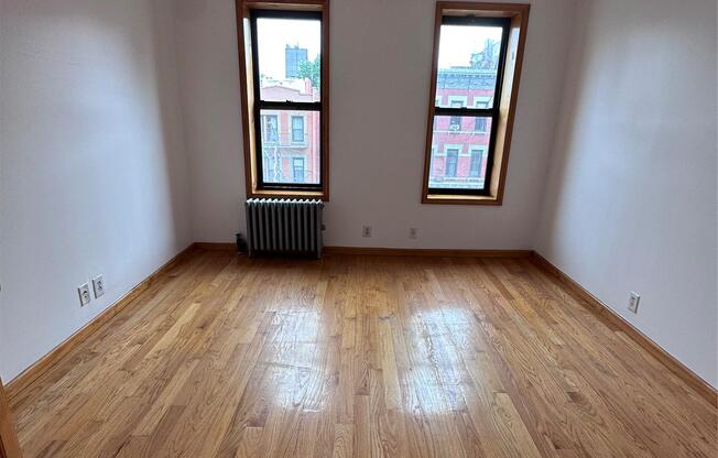 804 GRAND ST