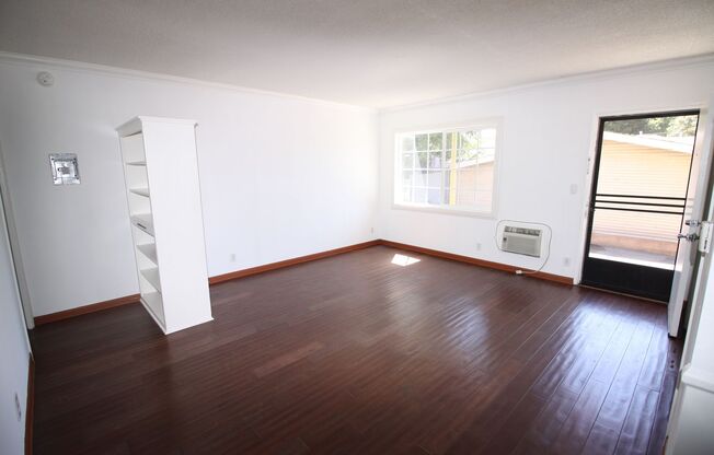 326 MACNEIL ST