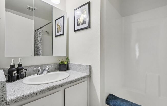 2 beds, 2 baths, 1,006 sqft, $1,550, Unit S2008