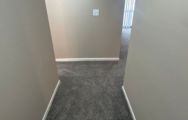 2 beds, 1 bath, 900 sqft, $969, Unit 107