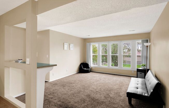 3 beds, 2 baths, 1,026 sqft, $1,350, Unit 1103-6