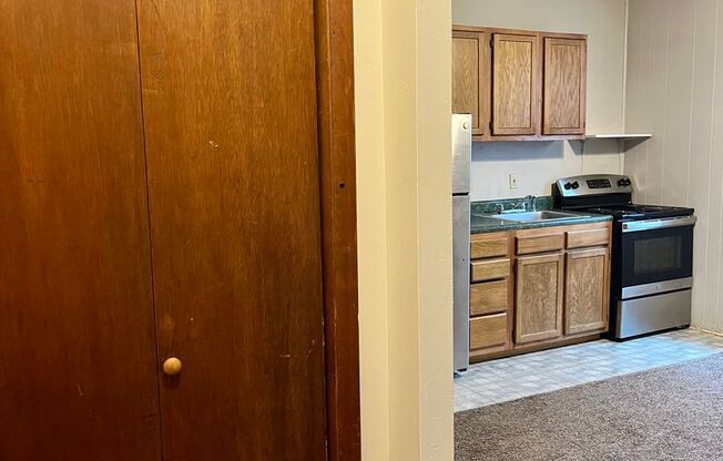 1 bed, 1 bath, 370 sqft, $875, Unit 21