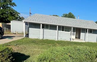 3 bed/1 bath house with yard