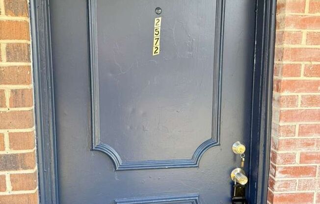 2570-2572 Chestnut Woods Dr