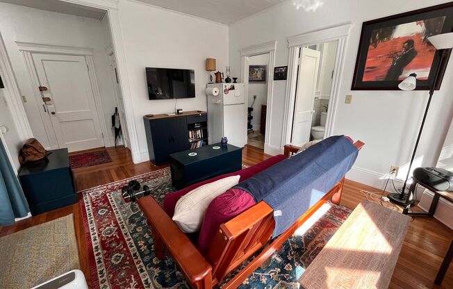 Studio, 1 bath, 475 sqft, $2,500, Unit 44