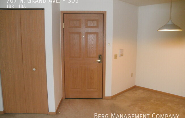707 N Grand Ave