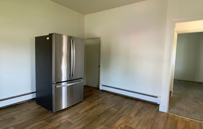 2 beds, 1 bath, 1,100 sqft, $1,395, Unit 557 UNION ST. #6