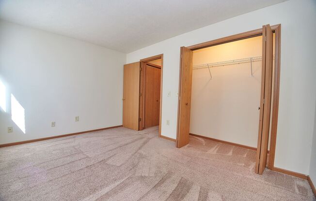 2 beds, 1 bath, 925 sqft, $1,025, Unit 1007