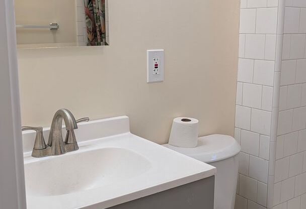3 beds, 1 bath, $3,950, Unit 4090 W 135th St