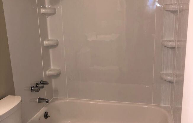2 beds, 1 bath, 945 sqft, $1,500, Unit 101