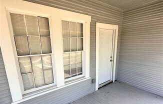 3 beds, 1 bath, $1,100