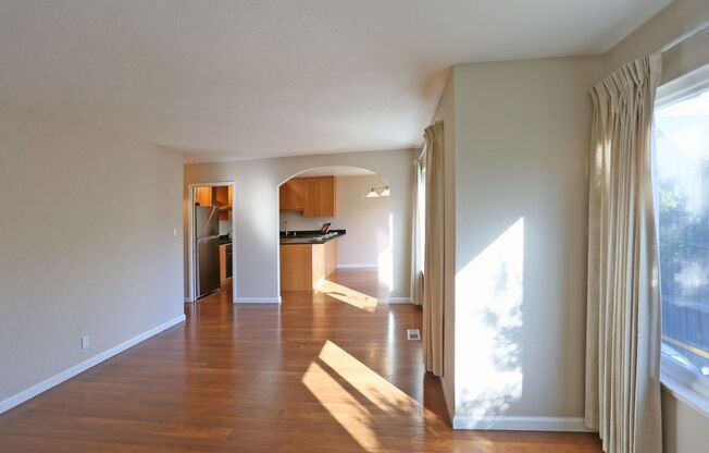 2 beds, 1 bath, $4,095, Unit A