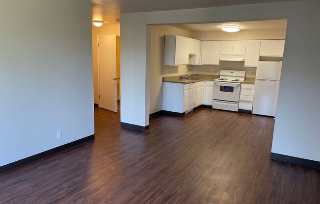 2 beds, 1 bath, 720 sqft, $1,995, Unit 321