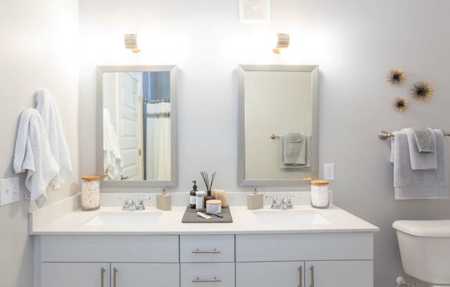 Bathroom at 511 Meeting, Charleston, South Carolina