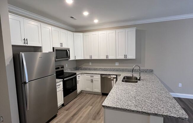 2 beds, 1 bath, 950 sqft, $1,000, Unit 114