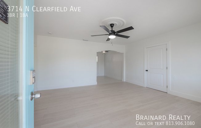 3714 N CLEARFIELD AVE