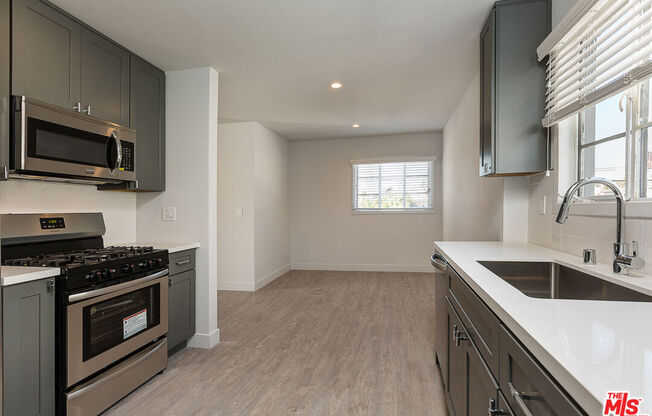 1101 S BRONSON AVE