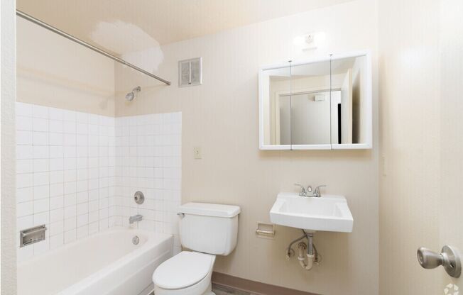 1 bed, 1 bath, 600 sqft, $1,025, Unit 1203