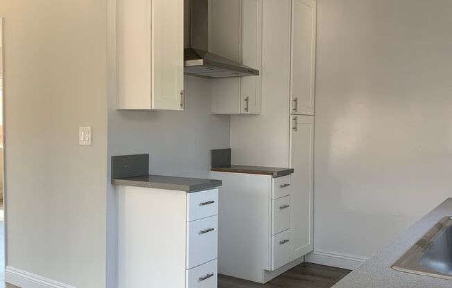 1 bed, 1 bath, $2,000, Unit 1210 1/2