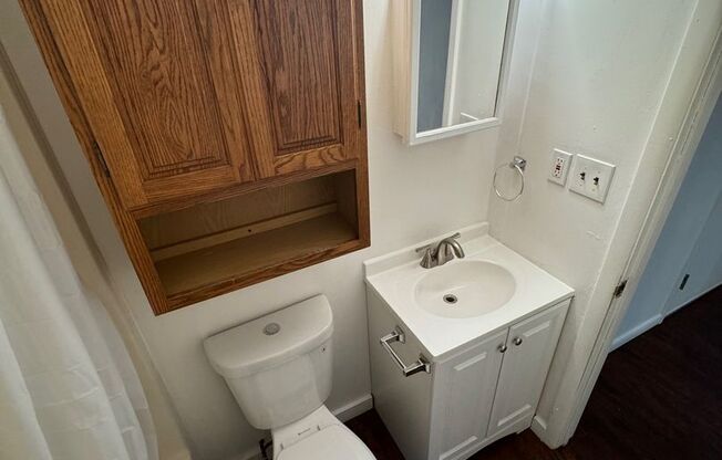 1 bed, 1 bath, 650 sqft, $800