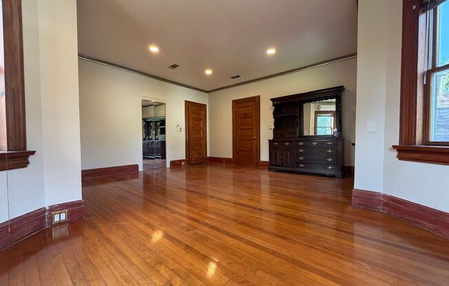 161 Park Hill Ave (LEASE ONLY)
