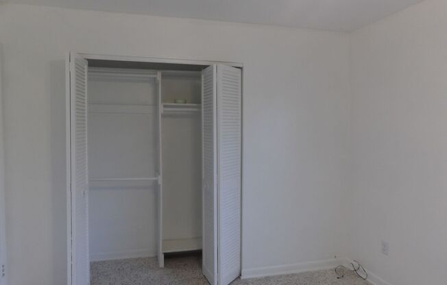 2 beds, 1 bath, $1,600