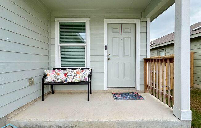 Welcome Home to this Charming 3-Bedroom 2-Bath Home in Southton Lake – A Modern Comfort on San Antonio’s South Side!