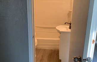 2 beds, 1 bath, $950