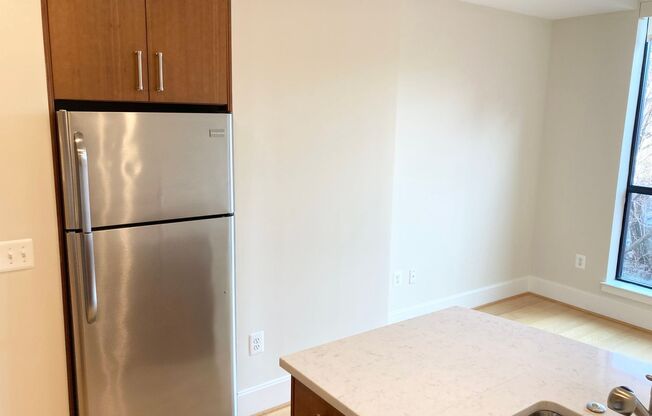 1 bed, 1 bath, $2,350, Unit 310