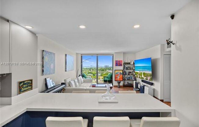 2 beds, 2 baths, $3,000, Unit # 1204