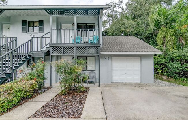 RENT NOW and receive the rest of NOVEMBER FREE! Reduced Security Deposit available for qualified applicants! Charming Studio For Rent in The Hourglass District of Orlando!