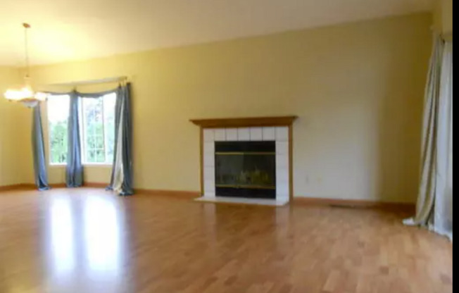 Burntwood West Neighborhood Home - 3 Bedrooms 2.5 Baths 1,700 Sq. Ft.