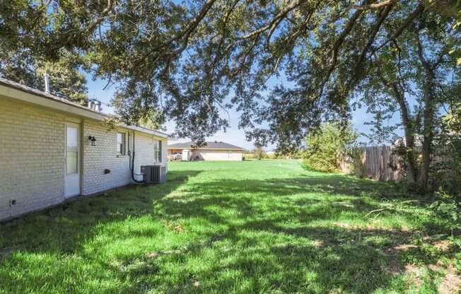 NEW ON MARKET HOLIDAY GARDENS SUBDIVISION CROWLEY