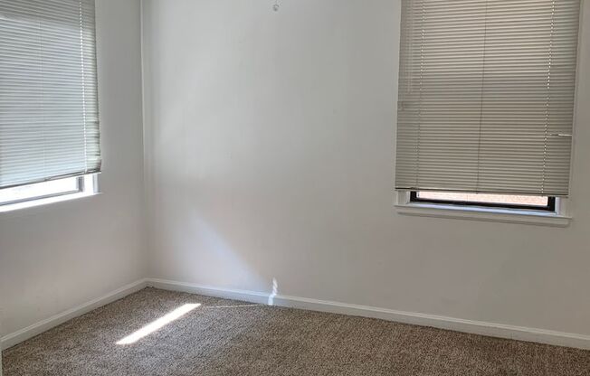 1 bed, 1 bath, 550 sqft, $1,095, Unit Unit 9