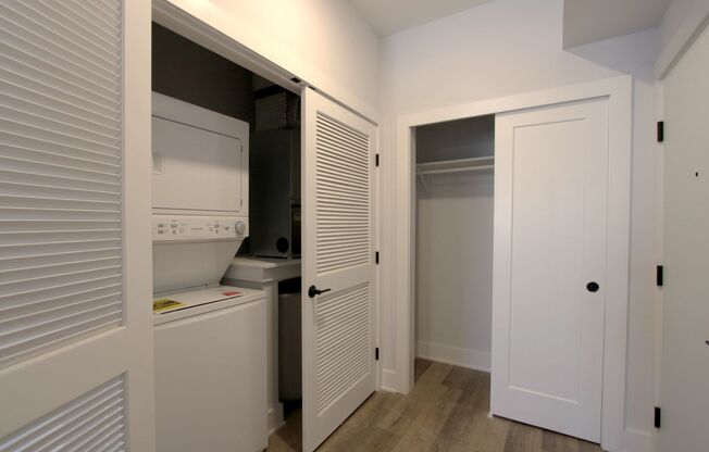 2 beds, 2 baths, 941 sqft, $1,558.33, Unit 305